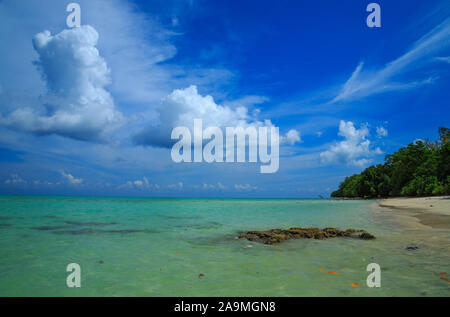 Die faszinierende Aussicht vom Strand von Havelock Island (Andamanen, Indien) Stockfoto