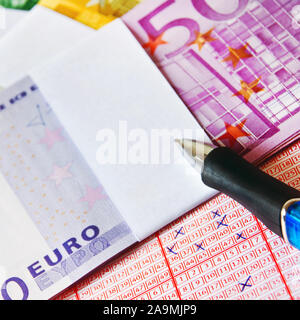 Lotterie Konzept mit Euro-bargeld als Hintergrund Stockfoto