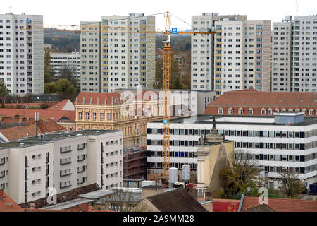 Potsdam, Deutschland. 05 Nov, 2019. Die Baustelle der Garnisonkirche vor dem Hintergrund der Wolkenkratzer, die seit 2017 wieder aufgebaut wurde. Credit: Soeren Stache/dpa-Zentralbild/ZB/dpa/Alamy leben Nachrichten Stockfoto