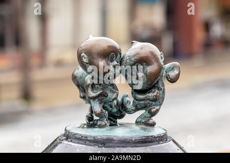 Nahaufnahme eines Shigeru Mizuki Charakter aus der Serie GeGeGe no Kitaro an Mizuki Shigeru Straße, Sakaiminato, Japan. Stockfoto