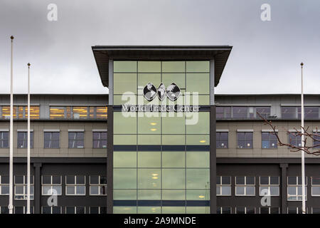 Malmö, Schweden - 18. November 2018: Die Fassade und das Logo des World Trade Center in Västra Hamnen, Malmö, Schweden Stockfoto