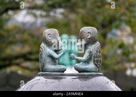 Nahaufnahme eines Shigeru Mizuki Charakter aus der Serie GeGeGe no Kitaro an Mizuki Shigeru Straße, Sakaiminato, Japan. Stockfoto