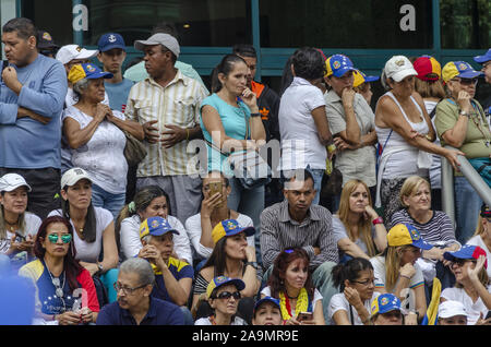 Caracas, Miranda, Venezuela. 16 Nov, 2019. März und Konzentration in Caracas, rief der Präsident von Venezuela, Juan Guaido, an die Bürger Venezuelas zu machen, das Gefühl der Unzufriedenheit der Menschen und ihren Wunsch nach einer Veränderung der politischen Richtung der Nation. Caracas, November 16, 2019 Kreditkarten: Jimmy Villalta/ZUMA Draht/Alamy leben Nachrichten Stockfoto