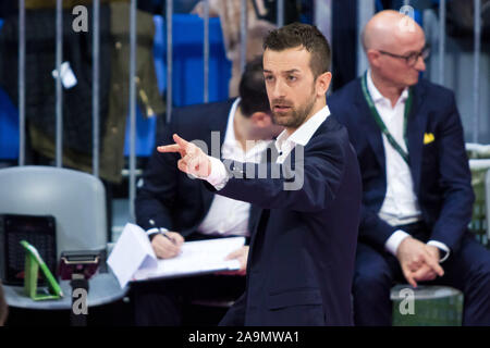 Mailand, Italien. 16. Nov 2019. Coach daniele Santarelli, imoco volley Conegliano, während Imoco Volley Conegliano vs Igor Volley Novara - Italienischer Supercup Frauen - Credit: LPS/Elisa Calabrese/Alamy leben Nachrichten Stockfoto