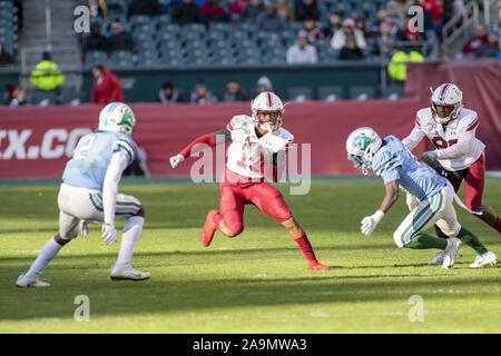 Philadelphia, Pennsylvania, USA. 16 Nov, 2019. Der Tempel JADEN BLUE (18), die in Aktion gegen Tulane am Lincoln Financial Field in Philadelphia PA Credit: Ricky Fitchett/ZUMA Draht/Alamy leben Nachrichten Stockfoto