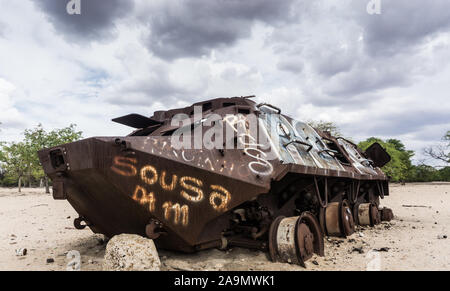 Reste der angolanischen Bürgerkrieg liegen in der Provinz Cunene aufgegeben. Stockfoto