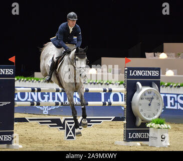 LOS ANGELES, Ca. Oktober 01, 2015: Raymond Texel (USA) Reiten Coupis in der Artemide Trophy International jumping Competition beim 2015 Longins Meister Los Angeles am Los Angeles. Convention Center. © 2015: Paul Smith/Featureflash Stockfoto