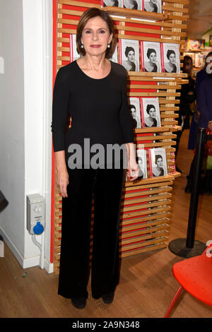 Mailand, Italien. 16 Nov, 2019. Mailand, Präsentation des Buches von Bianca Berlinguer "Geschichte der Marcello, Marcella' - im Foto: Bianca Berlinguer Credit: Unabhängige Fotoagentur/Alamy leben Nachrichten Stockfoto