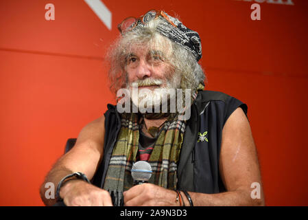 Mailand, Italien. 16 Nov, 2019. Mailand, Präsentation des Buches von Bianca Berlinguer "Geschichte der Marcello, Marcella' - im Foto: Mauro Corona Credit: Unabhängige Fotoagentur/Alamy leben Nachrichten Stockfoto