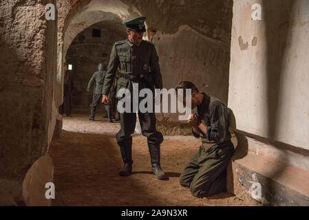 Erscheinungsdatum: Januar 17, 2020 TITEL: ein verborgenes Leben STUDIO: Fox Searchlight Regie: Terrence Malick PLOT: Die österreichische St. Franz Jagerstatter, Kriegsdienstverweigerer, sich weigert, für die Nazis im Zweiten Weltkrieg zu kämpfen In den Hauptrollen: August Diehl als Franz Jagerstatter. (Bild: © Fox Searchlight/Entertainment Bilder) Stockfoto