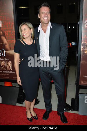 BEVERLY HILLS, Ca - 27. OKTOBER 2015: Schauspieler David James Elliott & Ehefrau Nanci Chambers an den US Premiere seines Films "trumbo" an der Akademie der Motion Picture Arts & Sciences © 2015 Paul Smith/Featureflash Stockfoto