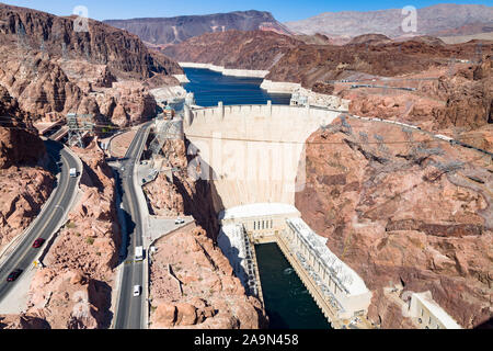 NEVADA, USA - 21. Mai 2012. Luftbild des Hoover Dam und Infrastruktur in Nevada, USA. Der Damm ist in der Lage, über 2000 Megawatt Elektr Stockfoto