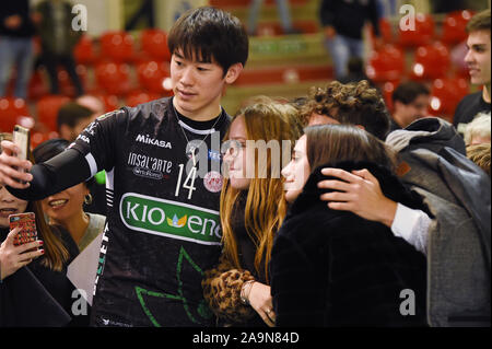 Padua, Italien. 14 Nov, 2019. Yuki Ishikawa (Padova), 14. November 2019 - Volleyball: eine Serie Match zwischen Kioene Padova 1-3 Sir Sicherheit Conad Perugia an Kioene Arena in Padua, Italien. Credit: Itaru Chiba/LBA/Alamy leben Nachrichten Stockfoto