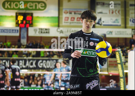 Padua, Italien. 14 Nov, 2019. Yuki Ishikawa (Padova), 14. November 2019 - Volleyball: eine Serie Match zwischen Kioene Padova 1-3 Sir Sicherheit Conad Perugia an Kioene Arena in Padua, Italien. Credit: Itaru Chiba/LBA/Alamy leben Nachrichten Stockfoto