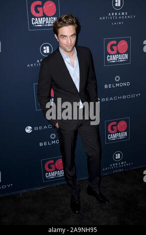 LOS ANGELES, Ca - 16. NOVEMBER: Robert Pattinson am 13. jährlichen Gala der gehen Kampagne an NeueHouse Hollywood in Los Angeles, Kalifornien auf Stockfoto