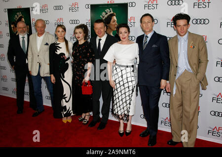 Hollywood, CA. 16 Nov, 2019. Charles Dance, Erin Doherty, Helena Bonham Carter, Peter Morgan, Olivia Colman, Tobias Menzies, und Josh O'Connor an der AFI Fest Galavorstellung der 'Krone' an der TCL Chinese Theatre am 16. November 2019 in Hollywood, CA. Credit: cra Sh/Image Space/Medien Punch/Alamy leben Nachrichten Stockfoto