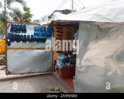 Batam, Indonesien - Februar 7, 2015: Leute Aktivitäten auf dem lokalen Markt in der Gegend von Batam Jodoh Stadt. Stockfoto