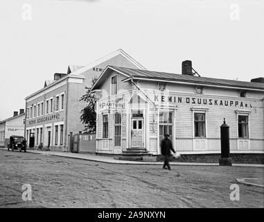 Finnland Geschichte - den wichtigsten Zweig der Kemi Kooperative speichern. Ca. 1925 Kemi, Lappi, Finnland Stockfoto