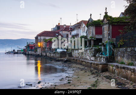 Fischerort Combarro in Pontevedra Mündung bei Ebbe Galicien Spanien Stockfoto