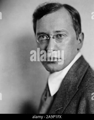 1918 - Festnahme von Außerirdischen Feinde in den USA-George Sylvester Vierick, Herausgeber des pro-deutschen Wochenzeitung "Das Vaterland", deren Name auf Amerikas Eintritt in den Krieg auf den 'American wöchentlich gewechselt war, 'Vierick wurde für die Kommunikation mit Deutschland im Code festgehalten, Juli 1918 Stockfoto