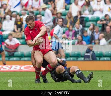 Twickenham, Surrey, Vereinigtes Königreich. Kanadier, Adam ZARUBA, "Kupplungen den Ball" während der Umfrage C übereinstimmen, Wales vs Neuseeland, an der "2017 HSBC London Rugby Sevens", Samstag 20/05/2017 RFU. Twickenham Stadium, England [Pflichtfeld Credit Peter SPURRIER/Intersport Bilder] Stockfoto