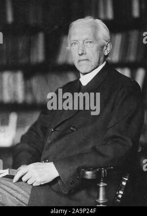 Deutsche Revolution - Professor Dr. Ulrich von Wilamowitz-Moellendorf, der berühmte philogist der Berliner Universität, die bald Feiern zum 50. Jubiläum der promovierte Ca. 1919-1924 Stockfoto