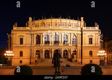 Rudolfinum Rudolfinum, bei Nacht. Prag, Tschechische Republik Stockfoto