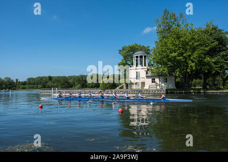 Henley. Berks, Großbritannien. 2017 Henley Regatta von Frauen. Rudern auf, Henley erreichen. Themse. Samstag, 17.06.2017. [Pflichtfeld Credit Peter SPURRIER/Intersport Bilder] Stockfoto