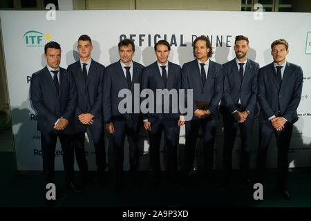 Madrid, Spanien. 16 Nov, 2019. Spanische Team (Roberto Bautista, Sergi Bruguera, Rafael Nadal, Feliciano Lopez, Marcel Granollers und Pablo Carreño) am Fotoshooting für Davis Cup Offizielles Abendessen 2019 in Madrid am Samstag, den 16. November 2019 Credit: CORDON PRESSE/Alamy leben Nachrichten Stockfoto