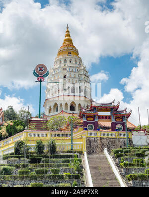 Die Kek Lok Si Pagode ist Ikone von Penang, es ist eine einzigartige Struktur, dass es eine Vereinigung von drei Kulturen, nämlich Chinesisch, Thai und Burma ist. Stockfoto