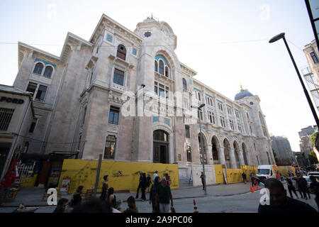 ISTANBUL, Türkei - September -11.2019: Istanbul große Post wurde von der linken übernommen. Das historische Istanbul Post war eines der ältesten Stockfoto