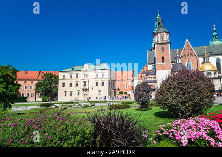 Schloss Wawel in Krakau, Polen. Basilika St. Stanislaw und Vaclav oder Wawel Kathedrale auf dem Wawel Hill. Stockfoto