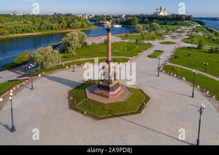 Jaroslawl, Russland - Juli 19, 2019: Denkmal zu Ehren des Millenniums der Stadt Jaroslawl auf einem sonnigen Juli Tag close-up (Aufnahmen aus quadroco Stockfoto