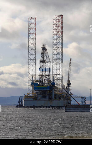 Bohrinseln im Cromarty Firth Sutherland Schottland Großbritannien Stockfoto