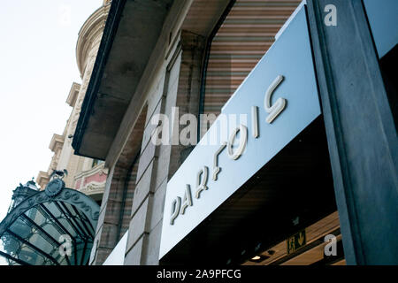 Barcelona, Spanien - 20. September 2019: In der Nähe von Parfois Logo vor Fashion Store, Parfois ist eine portugiesische Fashion Stores Kette Stockfoto