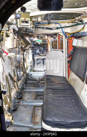 Ein Blick in den Fahrgastraum eines BMC-1 APC Sowjetischen amphibischen Gepanzerte Mannschaftswagen verfolgt kämpfen Fahrzeug Cosford Air Museum Stockfoto