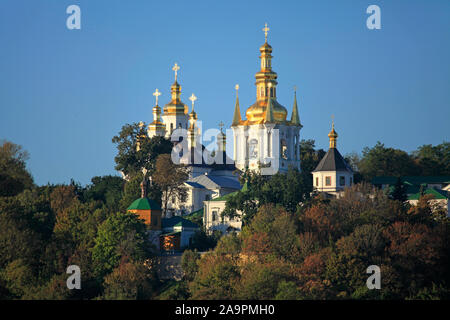 Verehrte spirituelle Zentrum der Ukraine. Kirche und Glockenturm der Geburt der Jungfrau (Kiew Pechersk Lavra Klosteranlage) Stockfoto