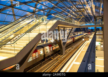 Anschlag ElbbrŸcken Bahnhof, U-Bahn Linie U 4, in Hamburg, † berseequartier, Stockfoto