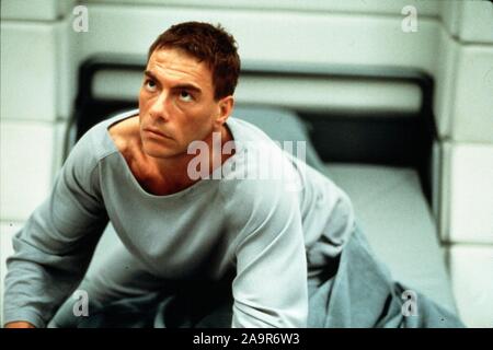 JEAN-CLAUDE VAN DAMME in REPLICANT (2001), Regie: Ringo Lam. Copyright: Nur die redaktionelle Nutzung. Kein Merchandising oder Buch deckt. Dies ist eine öffentlich verteilten Handzettel. Zugriffsrechte nur, keine Lizenz des Urheberrechts zur Verfügung gestellt. Nur in Verbindung mit Werbung für diesen Film. Credit: 777 Filme, MILLENIUM FILME, ARTISAN ENTERTAINMENT/Album Stockfoto