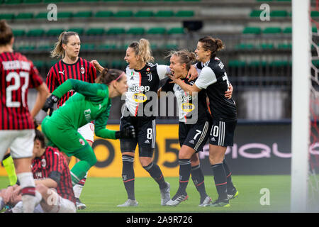 Mailand, Italien. 17. Nov, 2019. juventus happinessduring Mailand Frauen vs Juventus Frauen, italienische Fußball Serie A-Meisterschaft der Frauen in Mailand, Italien, 17. November 2019 - LPS/Francesco Scaccianoce Credit: Francesco Scaccianoce/LPS/ZUMA Draht/Alamy leben Nachrichten Stockfoto