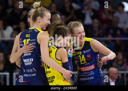 Mailand, Italien. 16 Nov, 2019. imoco volley Volley Conegliano conegliano während Imoco vs Igor Volley Novara - Italienischer Supercup Frauen - Credit: LPS/Elisa Calabrese/Alamy leben Nachrichten Stockfoto