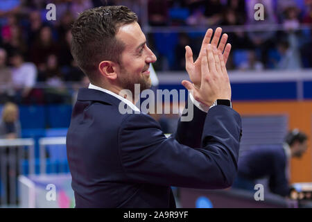 November 16, 2019, Milano, Italien: Coach daniele Santarelli, imoco volley Conegliano, während Imoco Volley Conegliano vs Igor Volley Novara, Italienischer Supercup Frauen in Mailand, Italien, 16. November 2019 - LPS/Elisa Calabrese (Credit Bild: © Elisa Calabrese/LPS über ZUMA Draht) Stockfoto