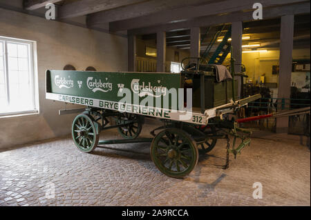 Eine alte Karre bei der Brauerei Carlsberg, Kopenhagen, Dänemark Stockfoto