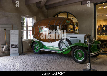 Ein klassisches Fahrzeug bei der Brauerei Carlsberg, Kopenhagen, Dänemark Stockfoto