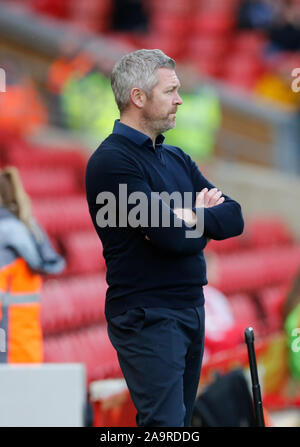 Anfield, Liverpool, Merseyside, UK. 17. Nov, 2019. Frauen Super League Fußball -, Liverpool Frauen versus Everton; Everton Manager Willie Kirk-redaktionelle Verwendung Credit: Aktion plus Sport/Alamy leben Nachrichten Stockfoto