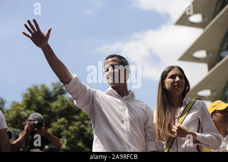 16 November 2019, Venezuela, Caracas: Die Venezolanische Opposition Leader und selbst ernannten interim Präsident Juan Guaido an einer Rallye. Foto: Rafael Hernandez/dpa Stockfoto