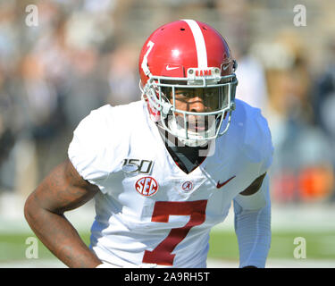 November 16, 2019: Alabama Defensive zurück, trevon Diggs (7), in der Tätigkeit während der NCAA Football Spiel zwischen der Alabama Crimson Tide und der Mississippi State Bulldogs bei Davis Wade Stadium in Starkville, MS. Credit: Kevin Langley/CSM Stockfoto
