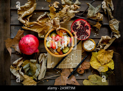 Chinesische veganes Essen mit Reis und Gemüse Stockfoto