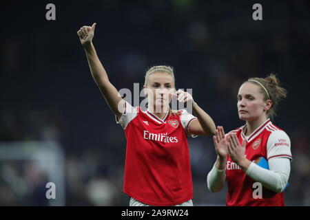 Von Arsenal Lea Williamson feiert nach dem Gewinn des FA-Frauen Super League Match an der Tottenham Hotspur Stadium, London. Stockfoto