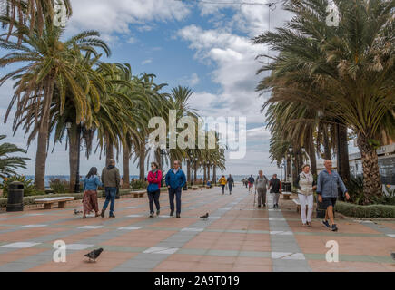 Nerja, Balcon de Europa, beliebte View Point in der Küstenstadt Nerja, Costa del Sol, Provinz Malaga, Andalusien, Spanien. Stockfoto